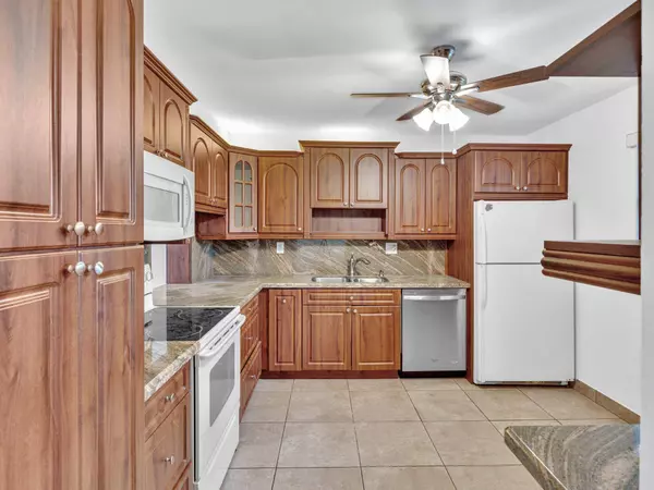 4965 E Sabal Palm BLVD 210, Tamarac, FL 33319