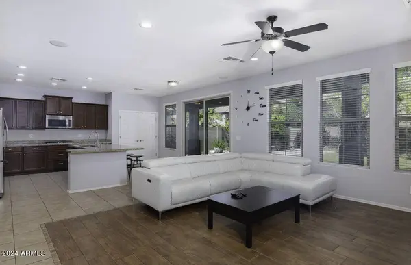 2958 E FANDANGO Drive, Gilbert, AZ 85298