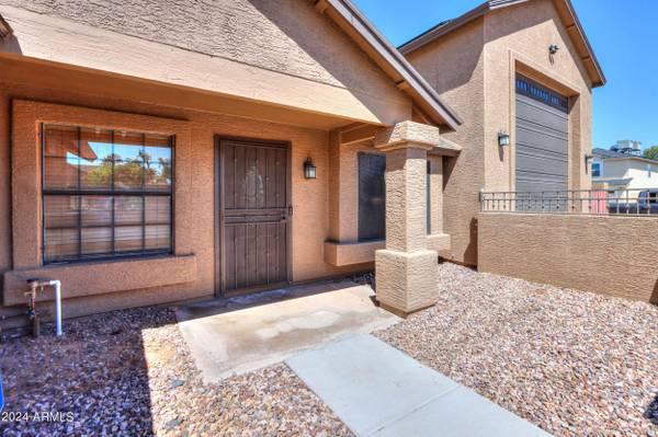 3056 E LELAND Street, Mesa, AZ 85213