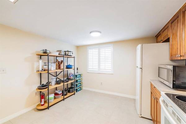 2701 COUNTRYSIDE BLVD #101, Clearwater, FL 33761