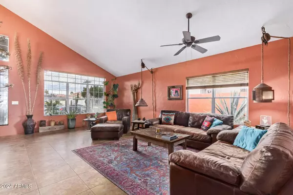 5047 E DIAMOND Avenue, Mesa, AZ 85206