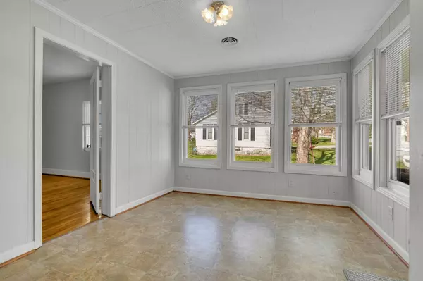 82 Main St #E, Gordonsville, TN 38563