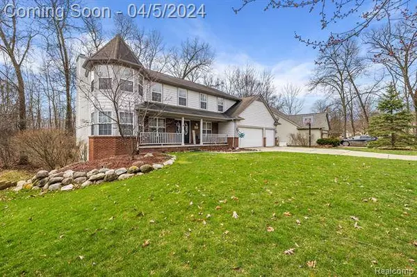 2107 DEER RUN Trail, Waterford, MI 48329