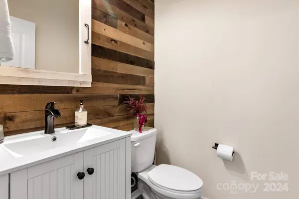 8709 Gladden Hill LN, Fort Mill, SC 29715