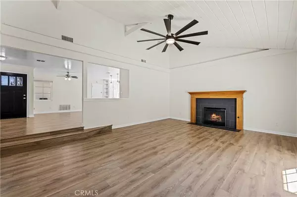 27217 Garza DR, Saugus, CA 91350