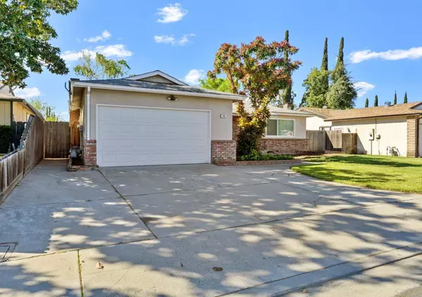 190 W Holland Avenue, Clovis, CA 93612