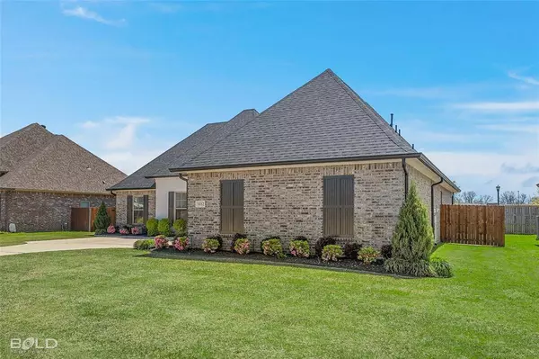 1112 Calle Lago Court, Bossier City, LA 71111