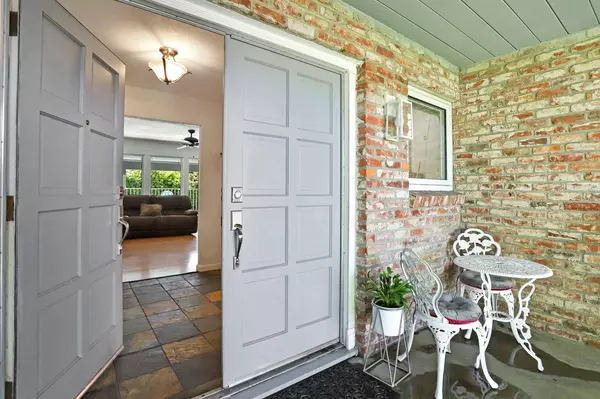 1412 Mosswood LN, Modesto, CA 95355