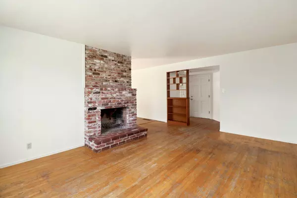 1600 Wakefield WAY, Sacramento, CA 95822