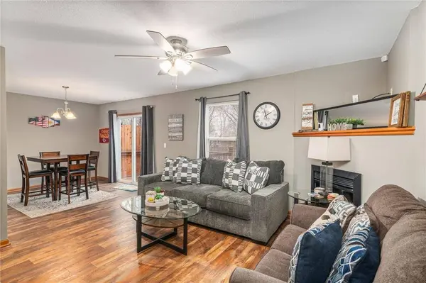 1600 NW Jordan CT, Blue Springs, MO 64015