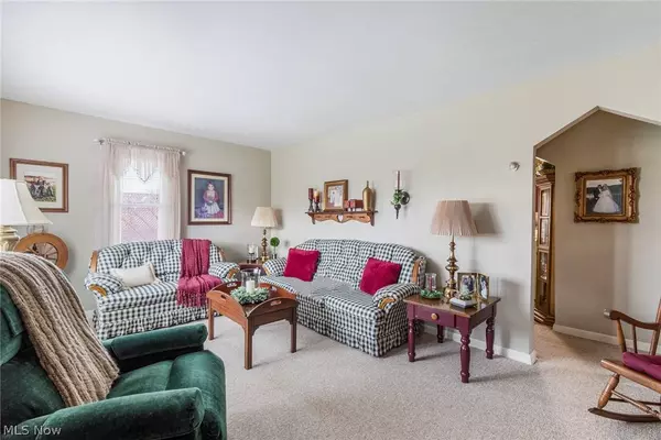 2051 Everett AVE, Youngstown, OH 44514