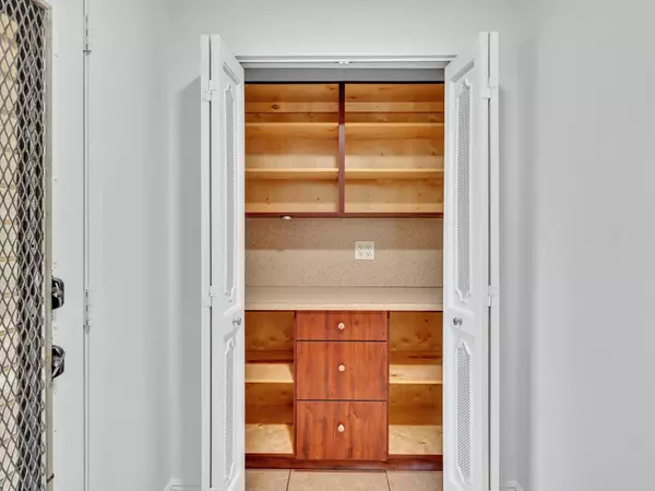 4965 E Sabal Palm BLVD 210, Tamarac, FL 33319