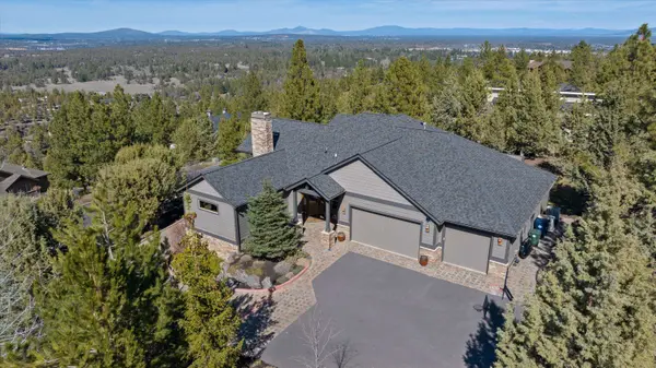 3315 NW Panorama Dr, Bend, OR 97703