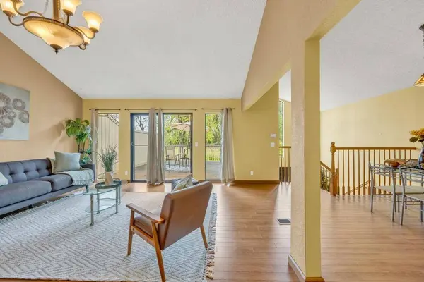 8047 La Riviera DR, Sacramento, CA 95826