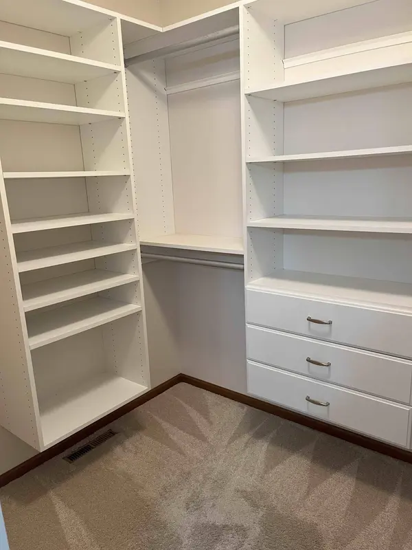 165 Creekside DR, Eagle Lake, MN 56024