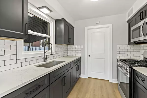 14920 Kenton AVE, Midlothian, IL 60445