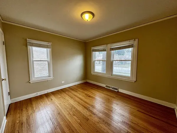 2344 S 17th Avenue, Broadview, IL 60155