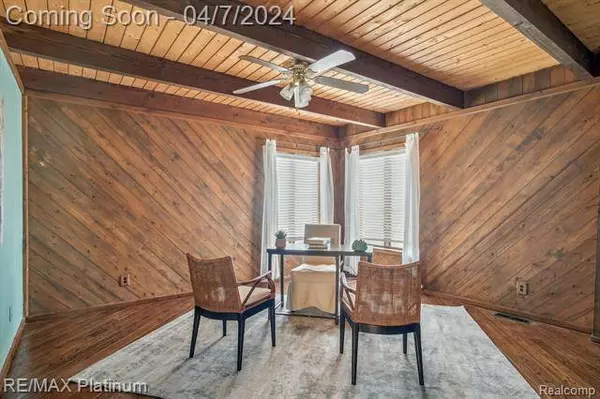 5294 GALLAGHER Boulevard, Whitmore Lake, MI 48189