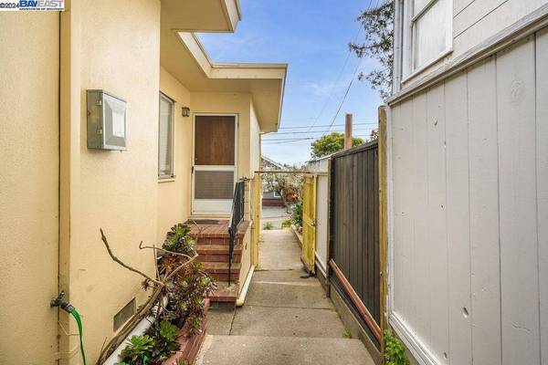 674 Brooklyn Ave, Oakland, CA 94606