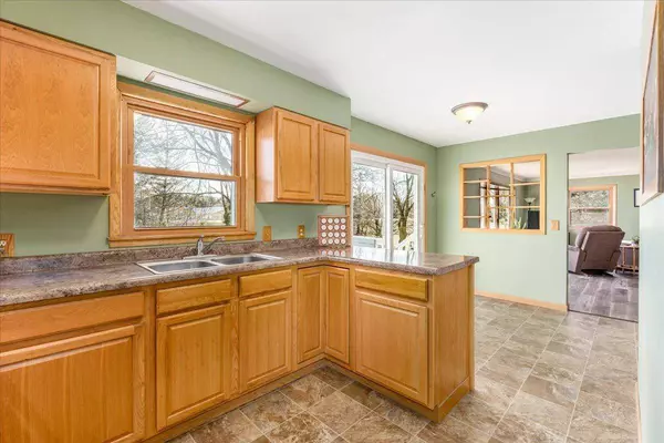 445 Church Hill RD, Somerset, WI 54025