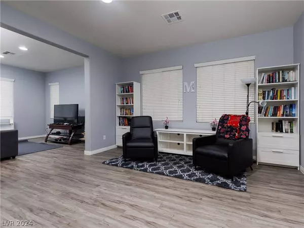 8012 Carr Valley Street, Las Vegas, NV 89131