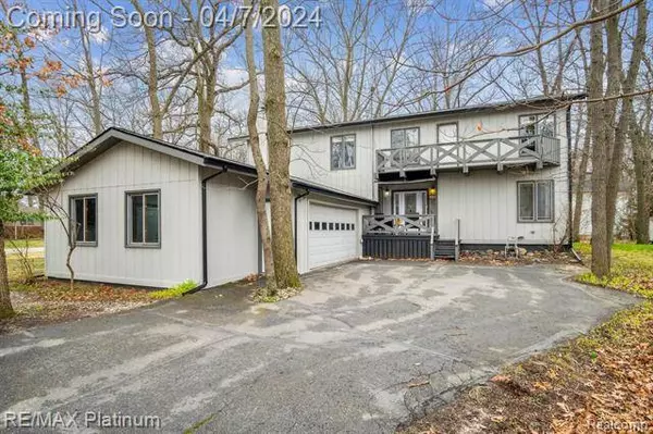 5294 GALLAGHER Boulevard, Whitmore Lake, MI 48189