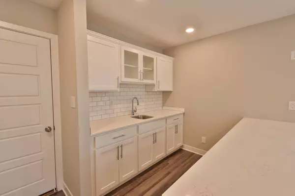 13484 Erlen DR, Fishers, IN 46037