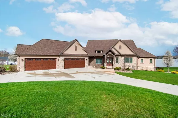 140 Via Napoli ST, North Lima, OH 44452