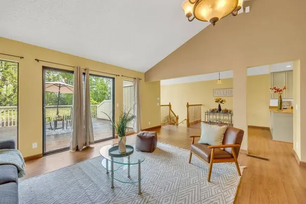 8047 La Riviera DR, Sacramento, CA 95826