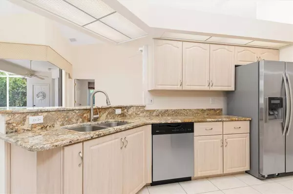 5221 SABAL TRACE DR, North Port, FL 34287