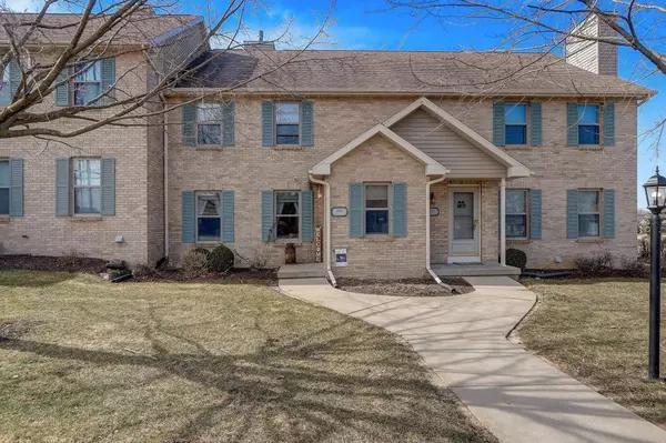 105 Fairview Way, Waunakee, WI 53597