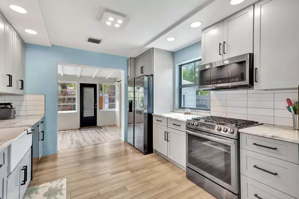 211 Princeton DR, Lake Worth Beach, FL 33460