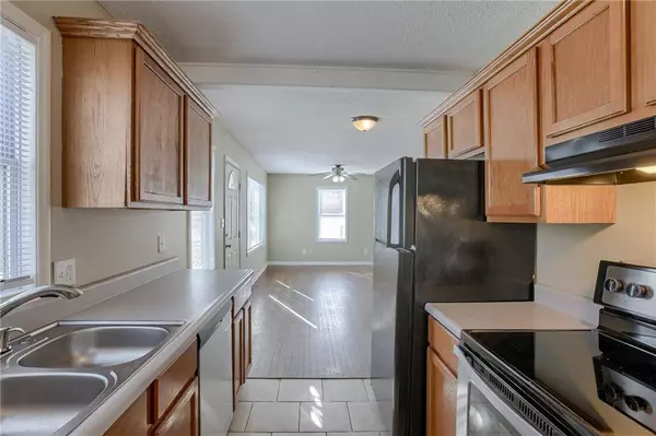 10608 E 27th TER, Independence, MO 64052