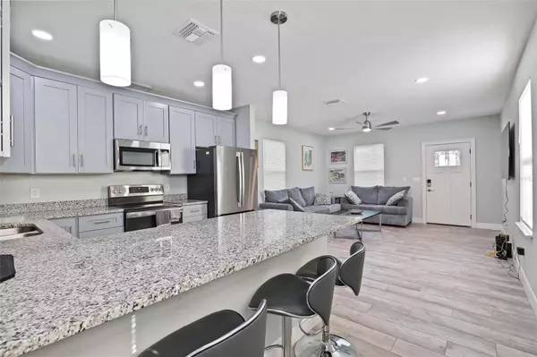 2521 W UNION ST, Tampa, FL 33607