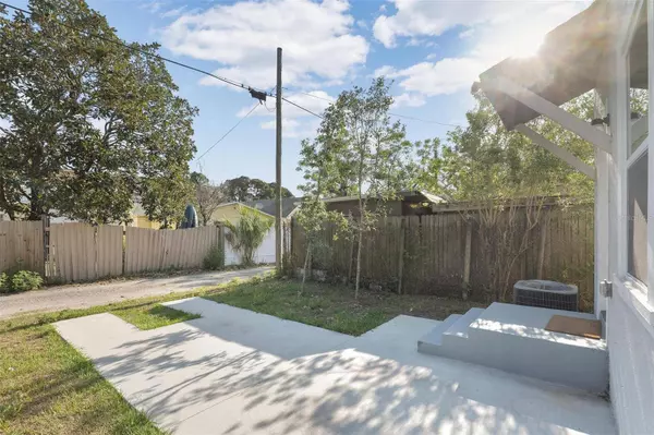 2521 W UNION ST, Tampa, FL 33607