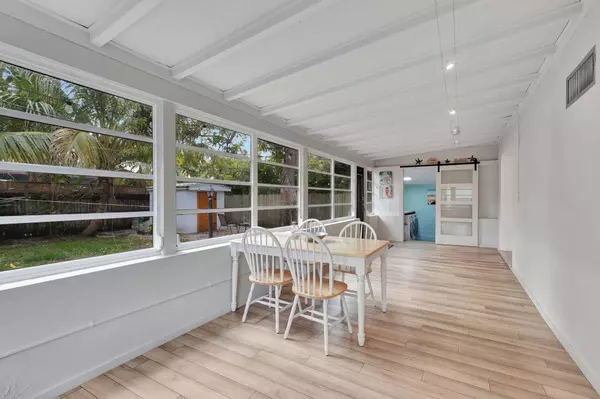 211 Princeton DR, Lake Worth Beach, FL 33460