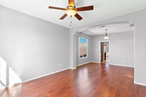 816 Calle Fuerte NE, Albuquerque, NM 87113