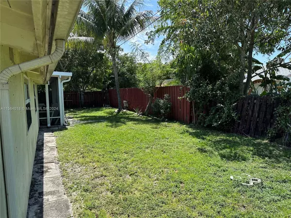 407 Ontario Pl, West Palm Beach, FL 33409