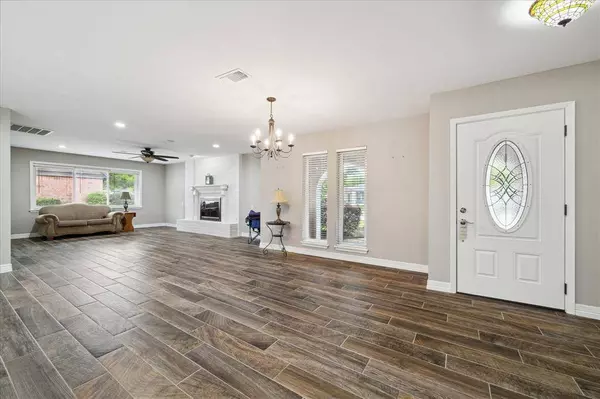 10703 Riverview DR, Houston, TX 77042