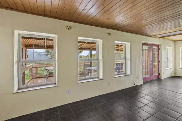 5619 S F Little Butte Creek Rd, Eagle Point, OR 97524