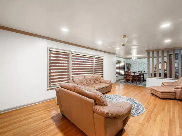 300 W College Avenue, Alvarado, TX 76009