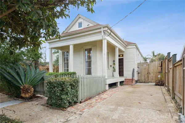 614 DUFOSSAT ST, New Orleans, LA 70115