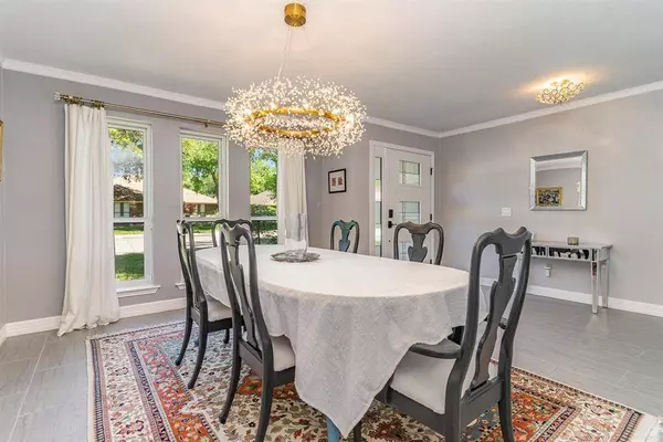 10238 Chimney Hill Lane, Dallas, TX 75243