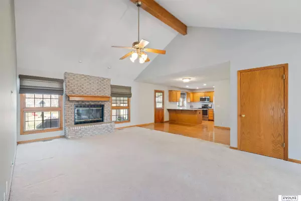 10914 S 18th Street, Bellevue, NE 68131