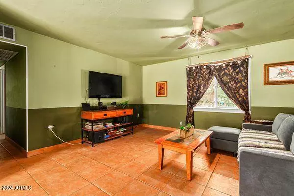 10207 N 16TH Avenue, Phoenix, AZ 85021