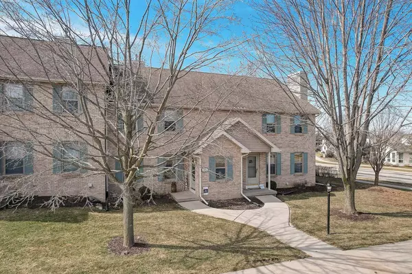 105 Fairview Way, Waunakee, WI 53597