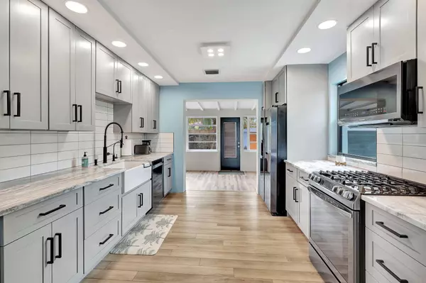 211 Princeton DR, Lake Worth Beach, FL 33460