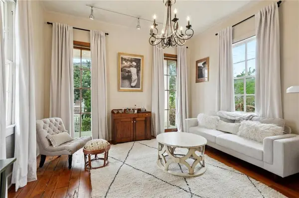 614 DUFOSSAT ST, New Orleans, LA 70115