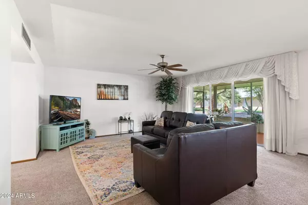 12534 W SENECA Drive, Sun City West, AZ 85375