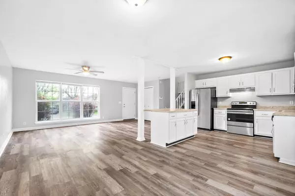 137 Oak Tree Dr, Oak Grove, KY 42262